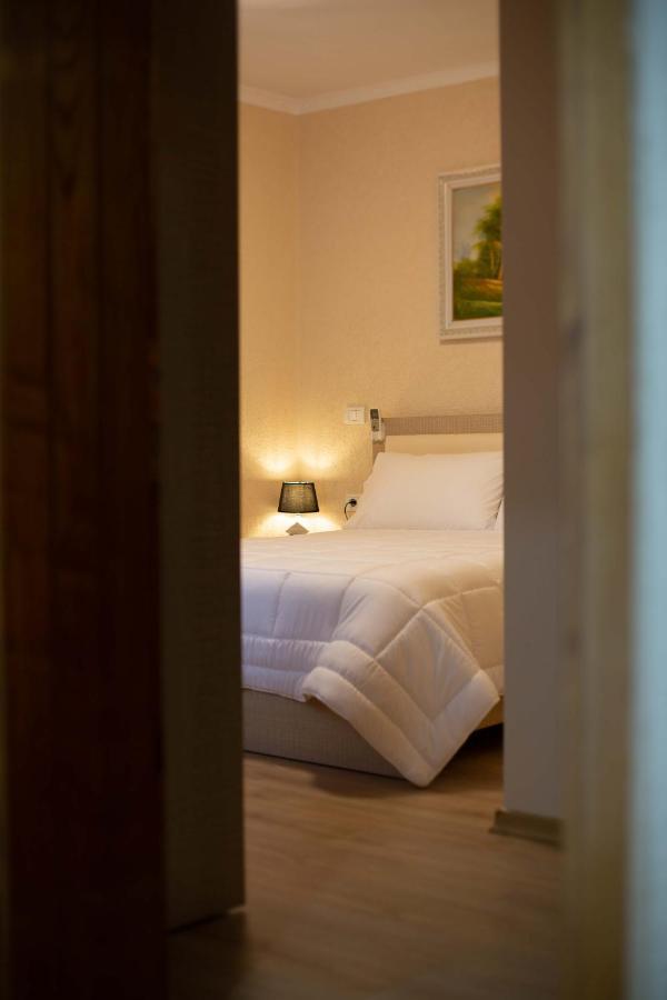 Vila Lika Hotell Korce Eksteriør bilde
