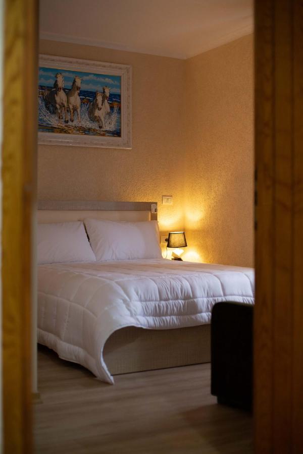 Vila Lika Hotell Korce Eksteriør bilde