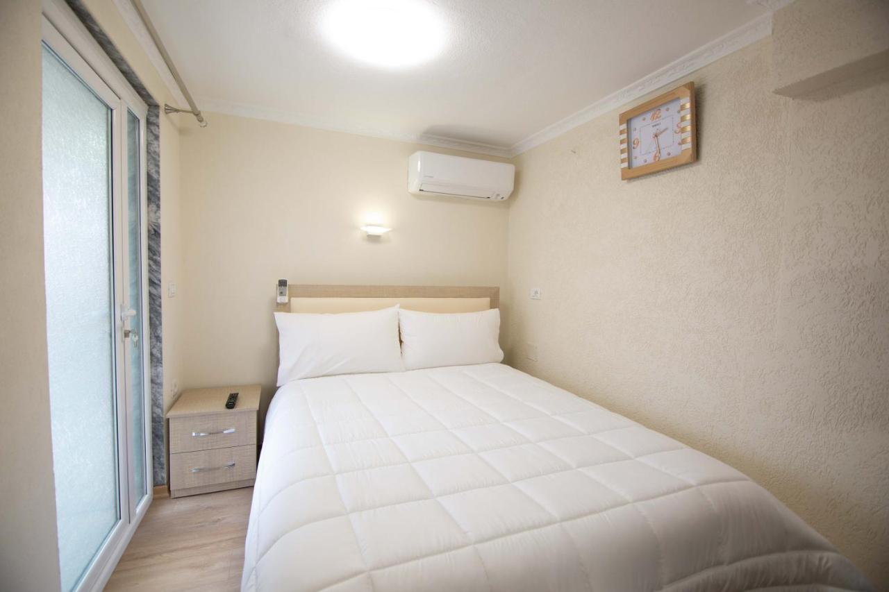 Vila Lika Hotell Korce Eksteriør bilde