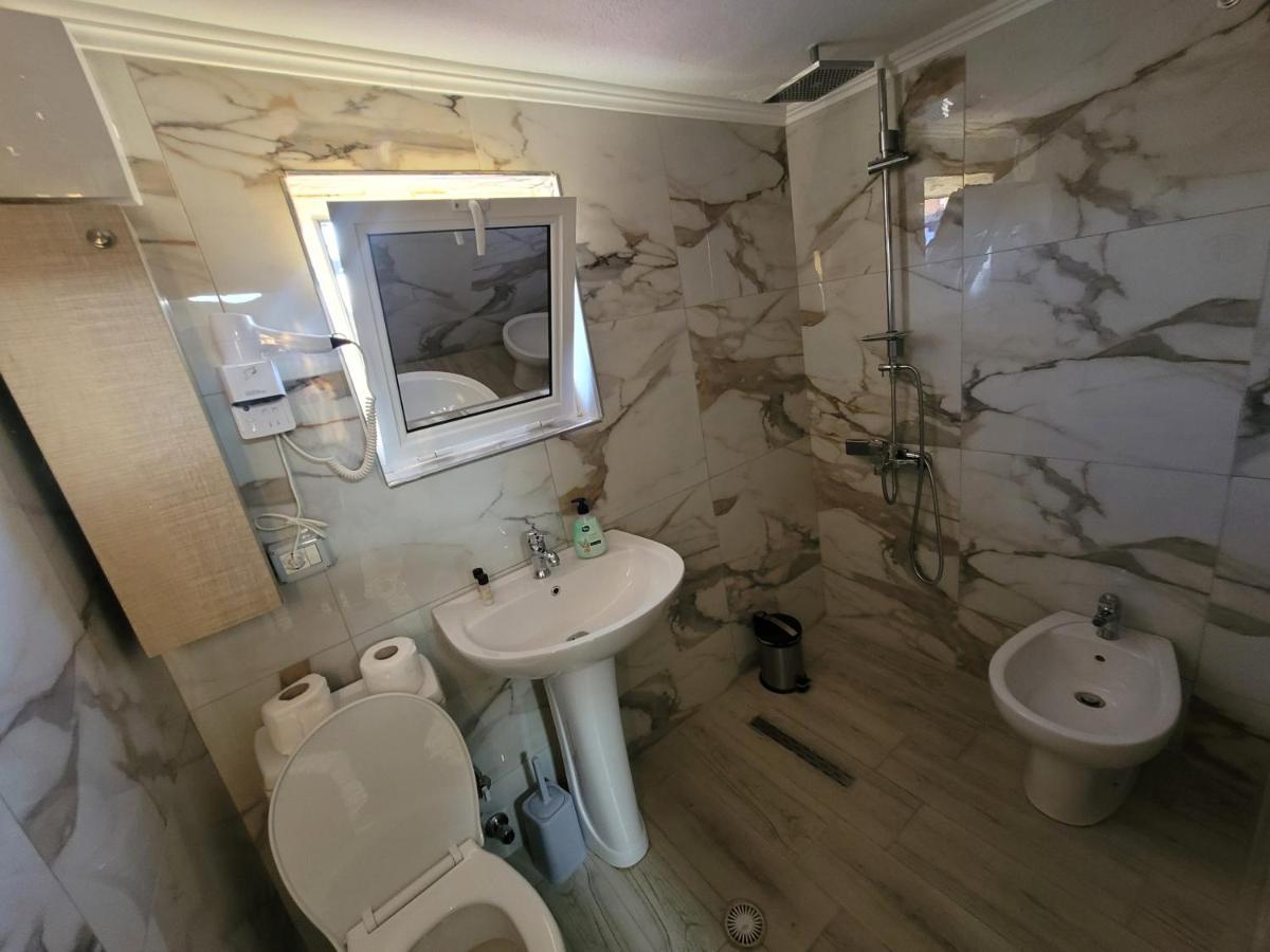 Vila Lika Hotell Korce Eksteriør bilde